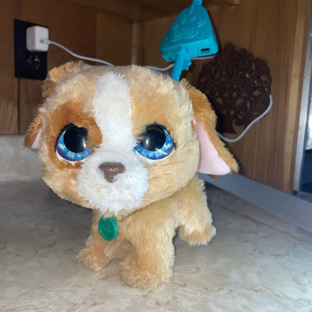 FurReal Walks-A-Lot Blue‎ Eyed Brown Dog - Leash/Collar/Batteries Included